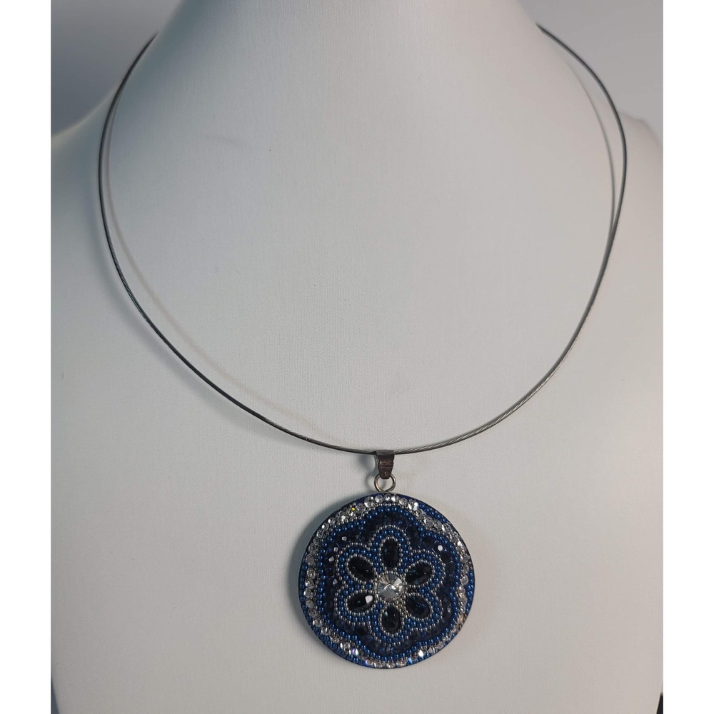 Blue Bead Floral Medallion Pendant Necklace Silver Tone Wire Choker Glass Stone